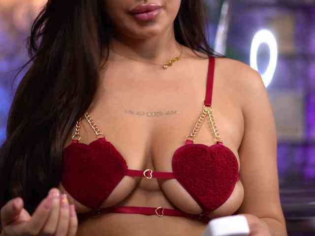 BabyUnholly webcam