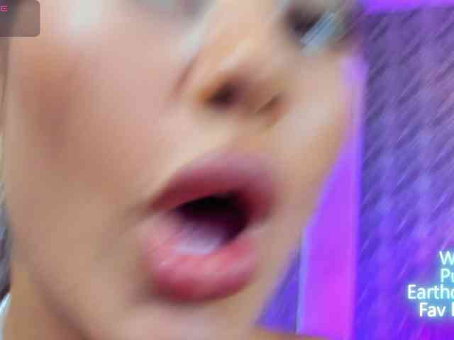 BabyUnholly webcam