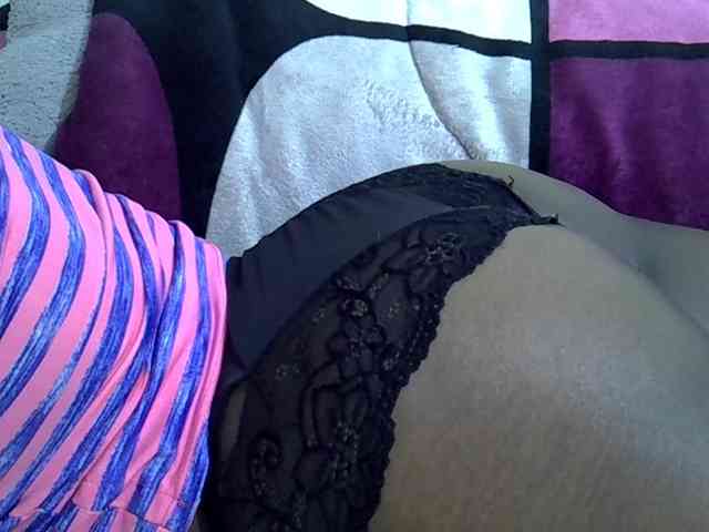 Sweetpie51 Live Webcam on BongaCams