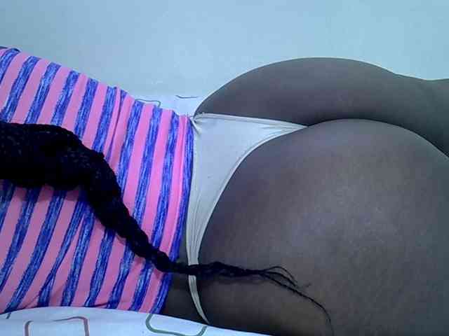 Sweetpie51 Live Webcam on BongaCams