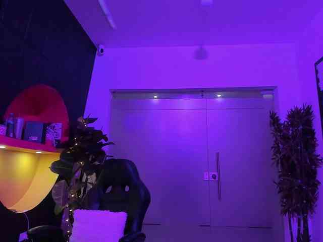 SamantaKane webcam