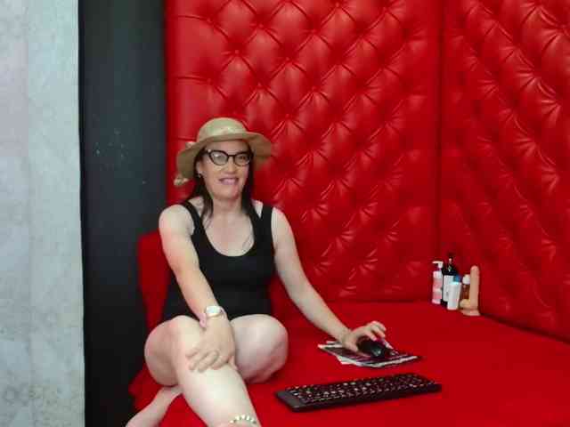AvaNahomi webcam