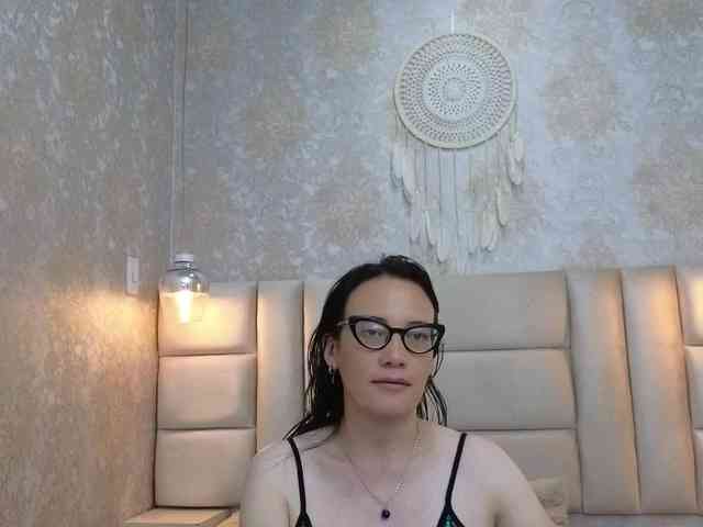 AvaNahomi webcam