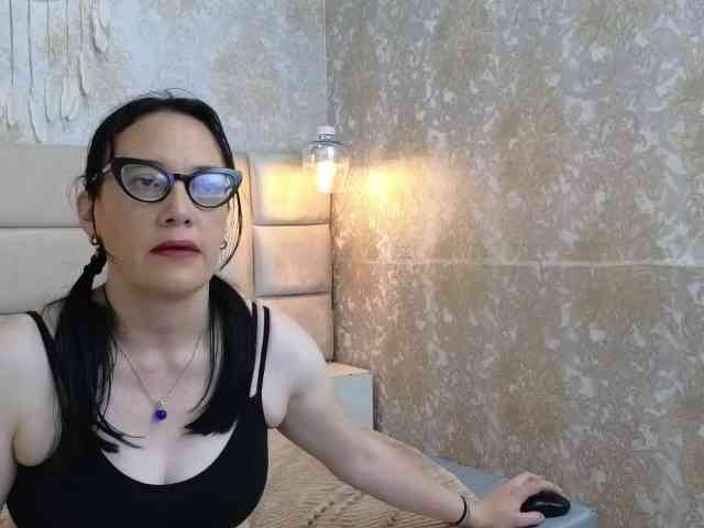 AvaNahomi webcam