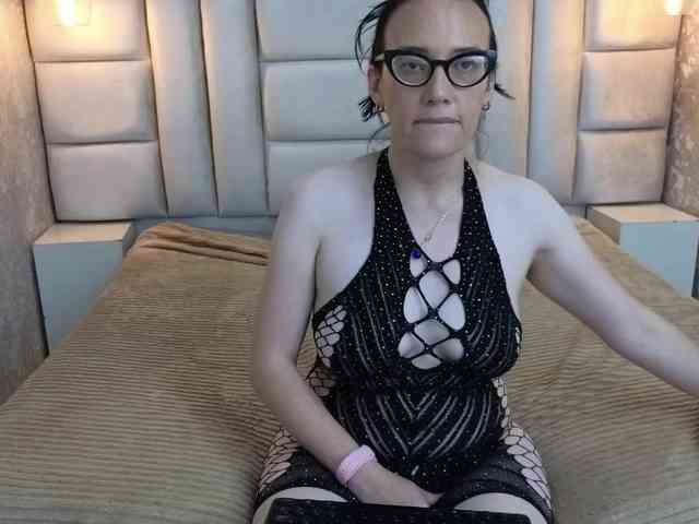 AvaNahomi webcam