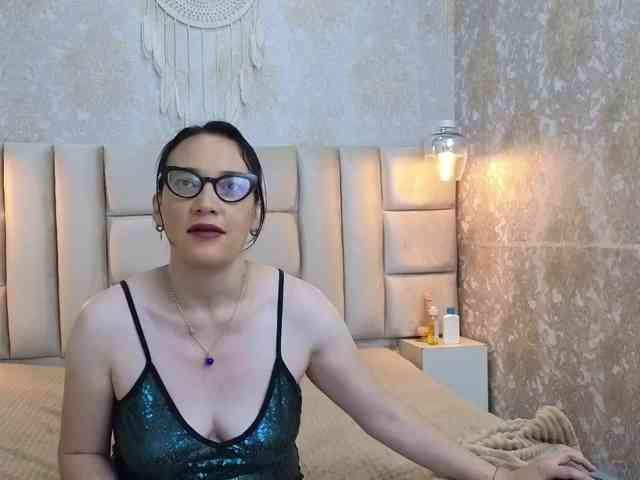 AvaNahomi webcam