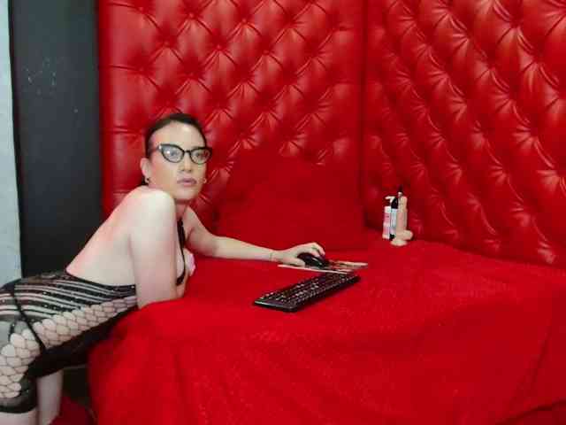 AvaNahomi webcam