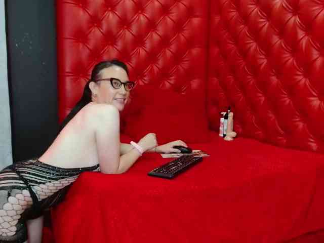 AvaNahomi webcam