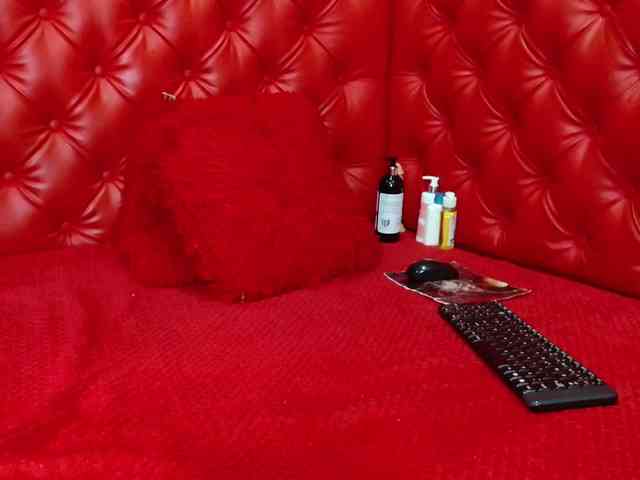 AvaNahomi webcam