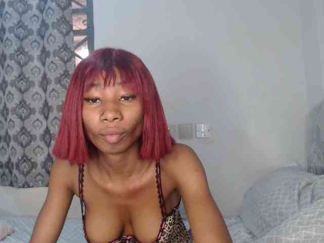 Mona_Keyis webcam