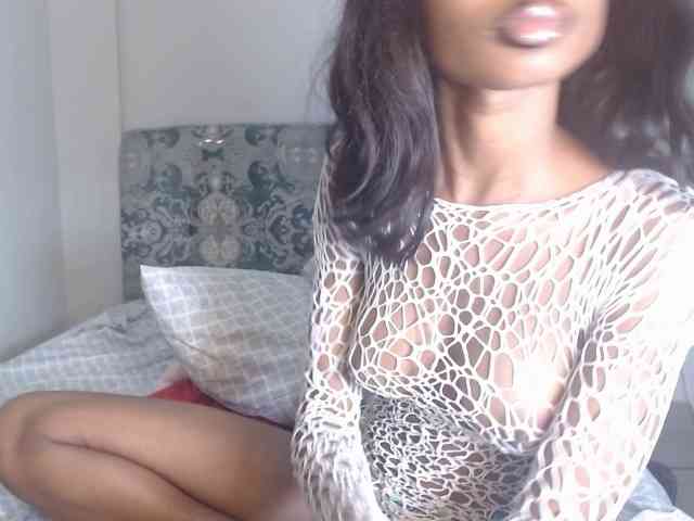 Mona_Keyis webcam