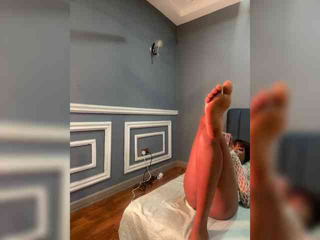 Mona_Keyis webcam