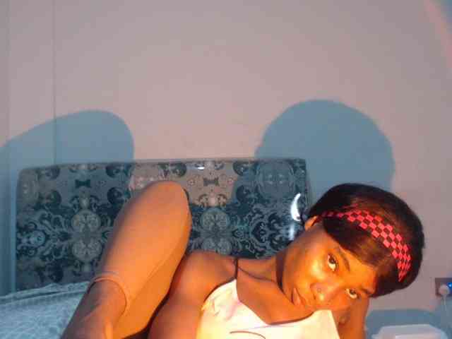 Mona_Keyis webcam
