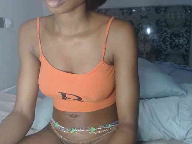 Mona_Keyis webcam
