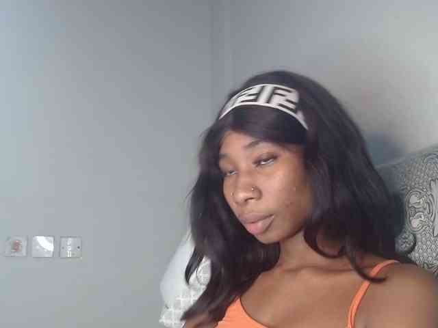 Mona_Keyis webcam