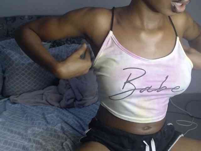 Mona_Keyis webcam