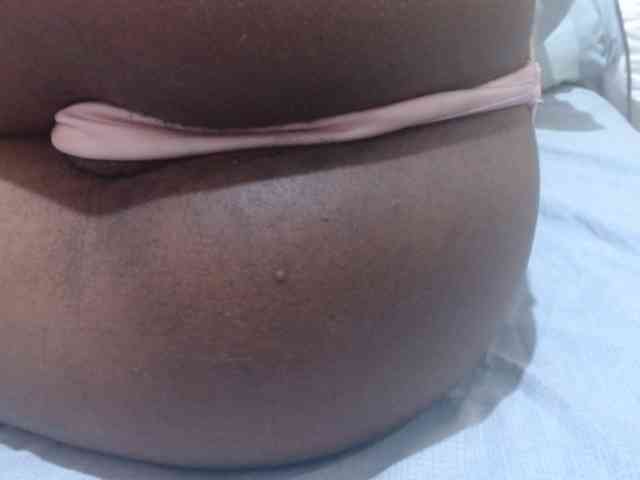 Mona_Keyis webcam