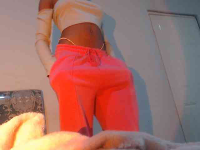 Mona_Keyis webcam