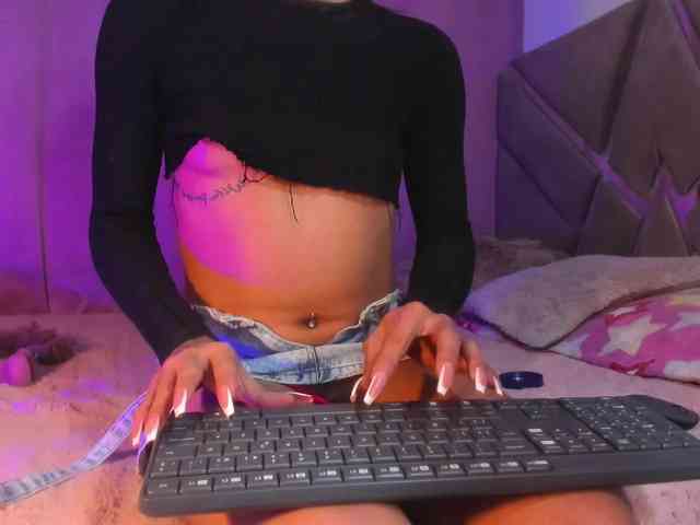 Ale-goodees Live Webcam on BongaCams