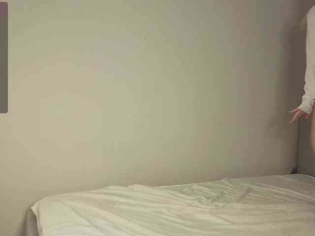 Blond-Whine webcam