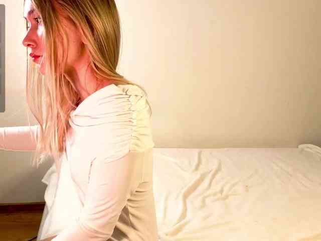Blond-Whine webcam