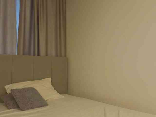Blond-Whine webcam