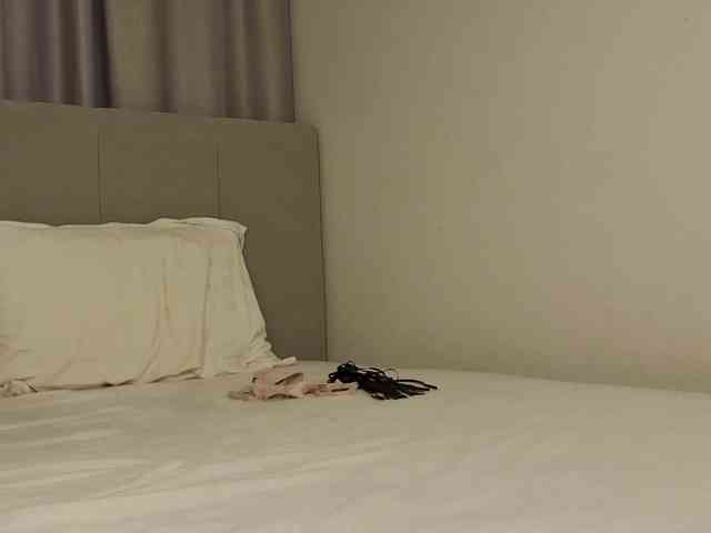 Blond-Whine webcam