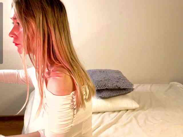 Blond-Whine webcam