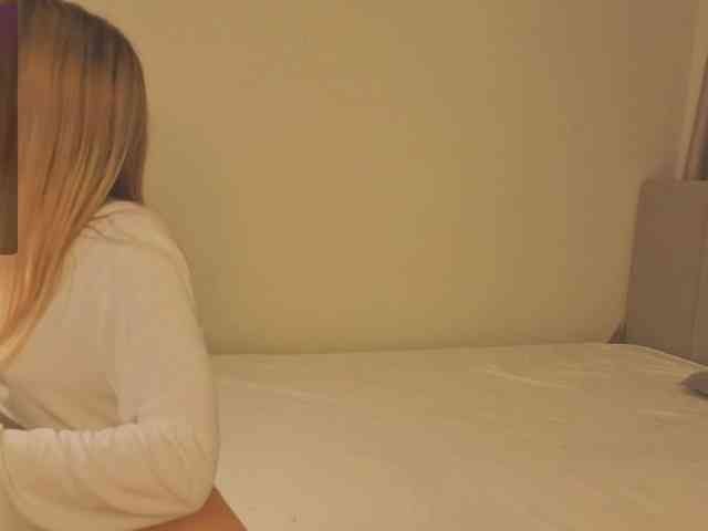 Blond-Whine webcam