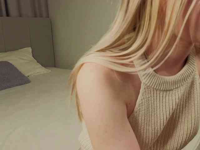 Blond-Whine webcam