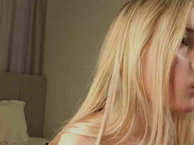 Blond-Whine webcam