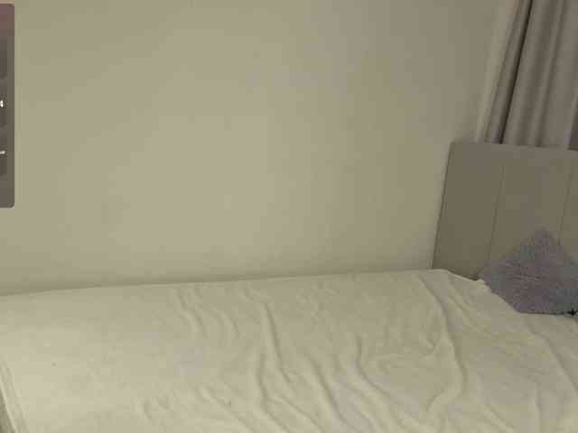 Blond-Whine webcam