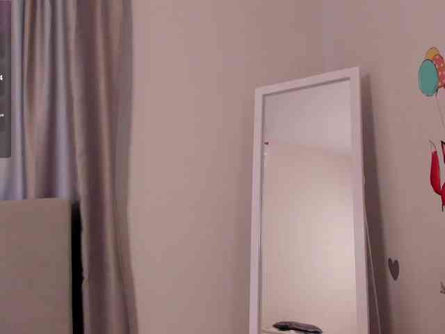 Blond-Whine webcam