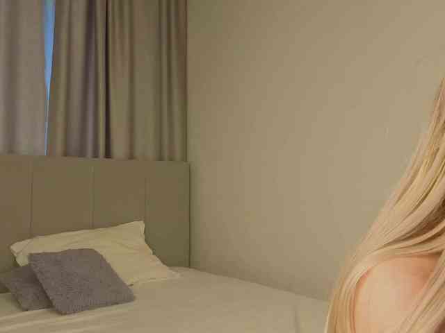 Blond-Whine webcam