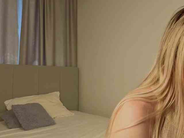 Blond-Whine webcam