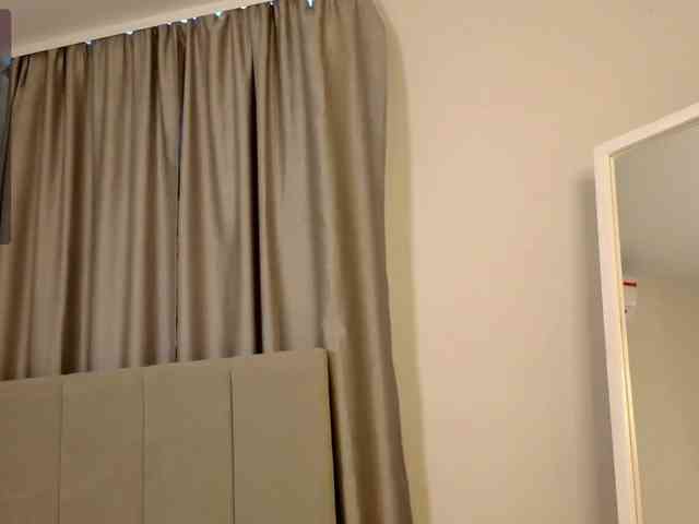 Blond-Whine webcam
