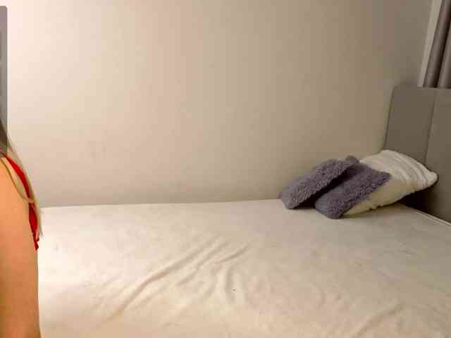 Blond-Whine webcam