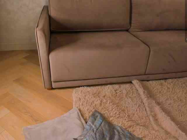 Blond-Whine webcam