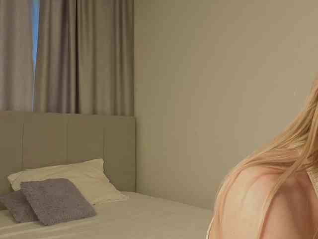 Blond-Whine webcam