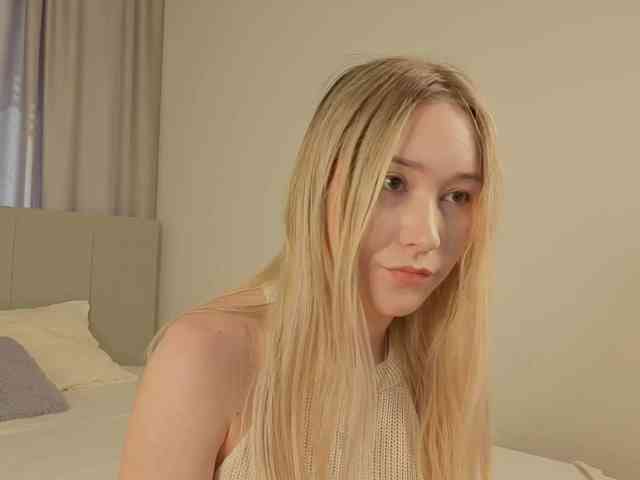 Blond-Whine webcam