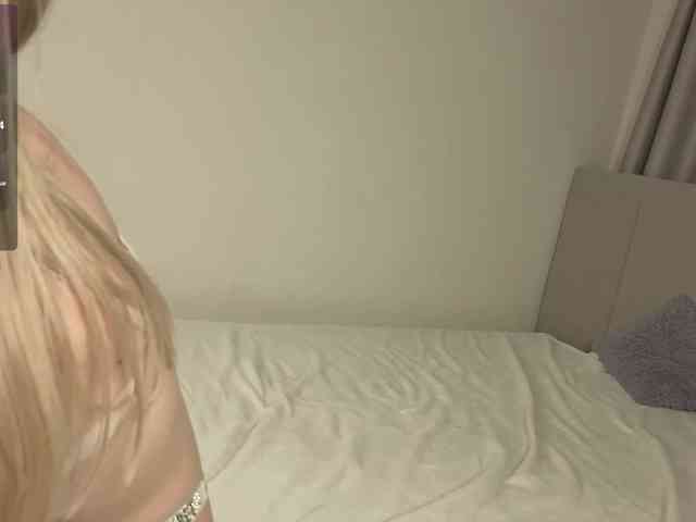 Blond-Whine webcam