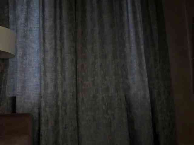 Blond-Whine webcam