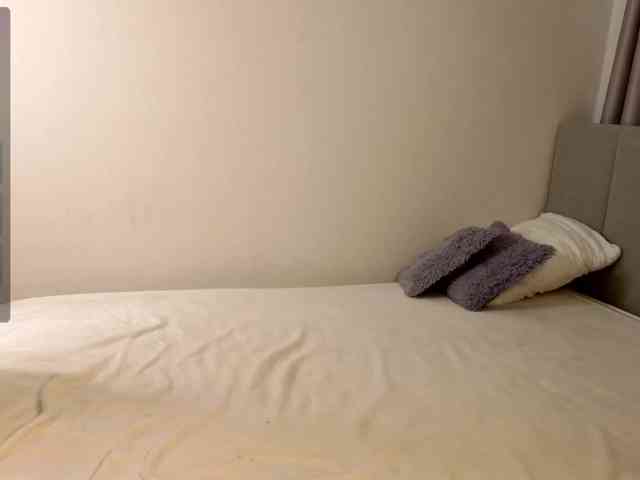 Blond-Whine webcam