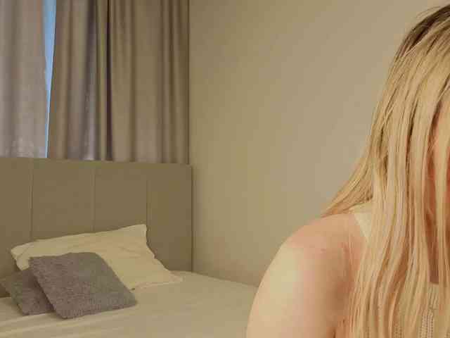 Blond-Whine webcam