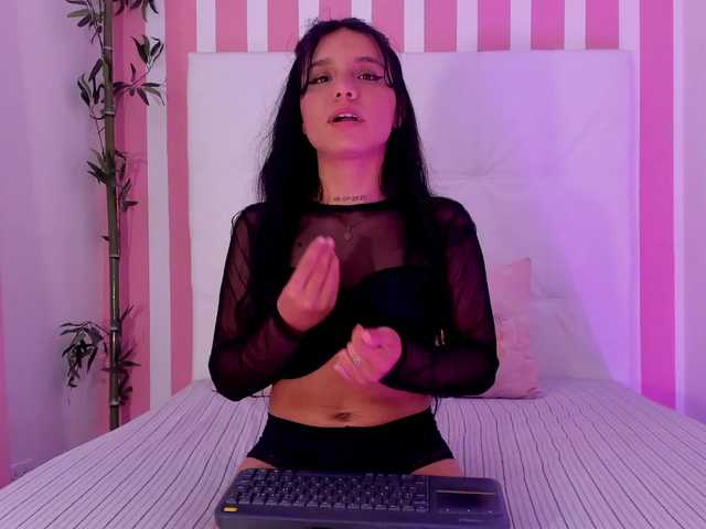 Maddy-Norton's BongaCams show and profile