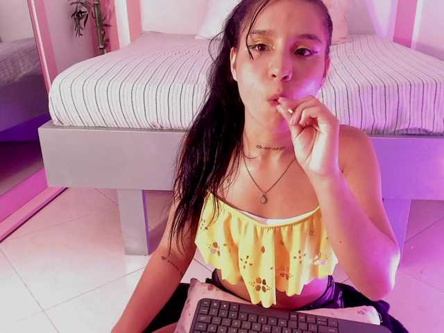 Maddy-Norton's BongaCams show and profile