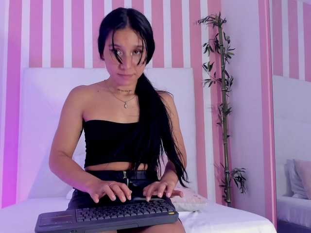 Maddy-Norton's BongaCams show and profile