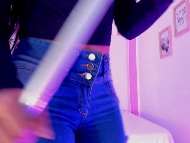 Maddy-Norton's BongaCams show and profile