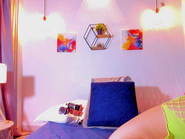 Karlaliones's BongaCams show and profile