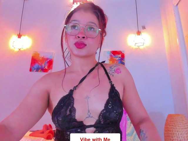 Karlaliones's BongaCams show and profile